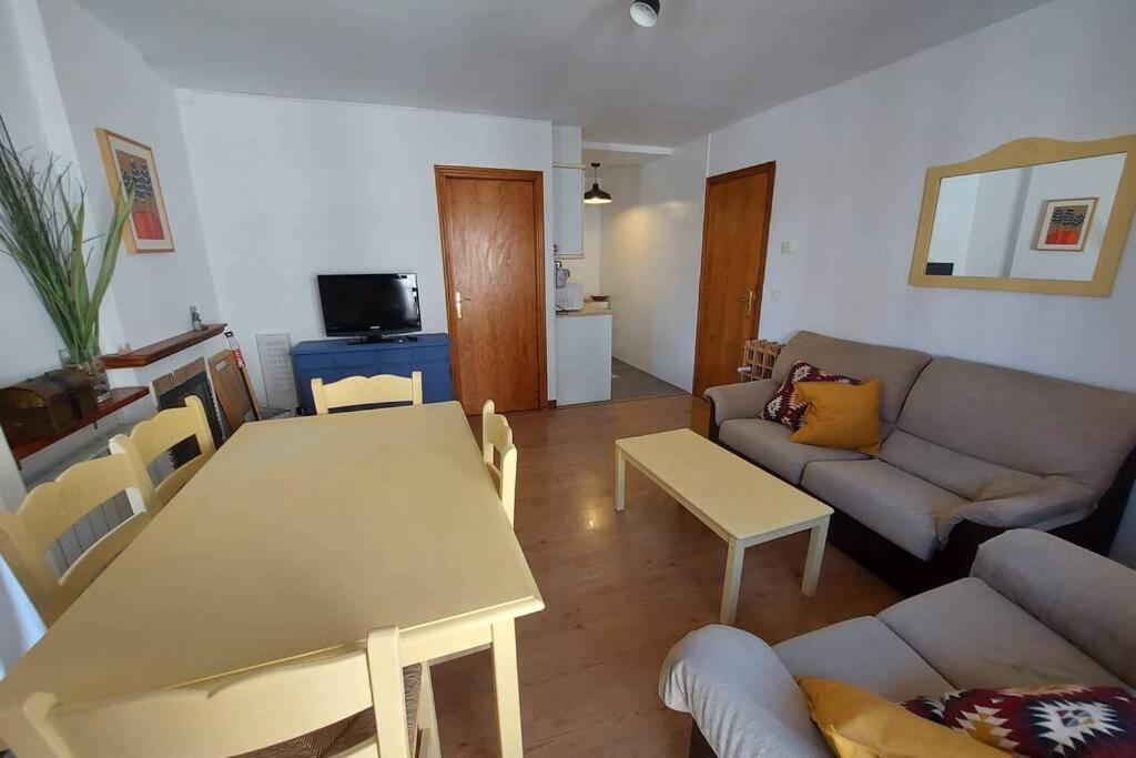Bonito/céntrico apartamento con garaje en Sallent Sallent de Gállego Esterno foto