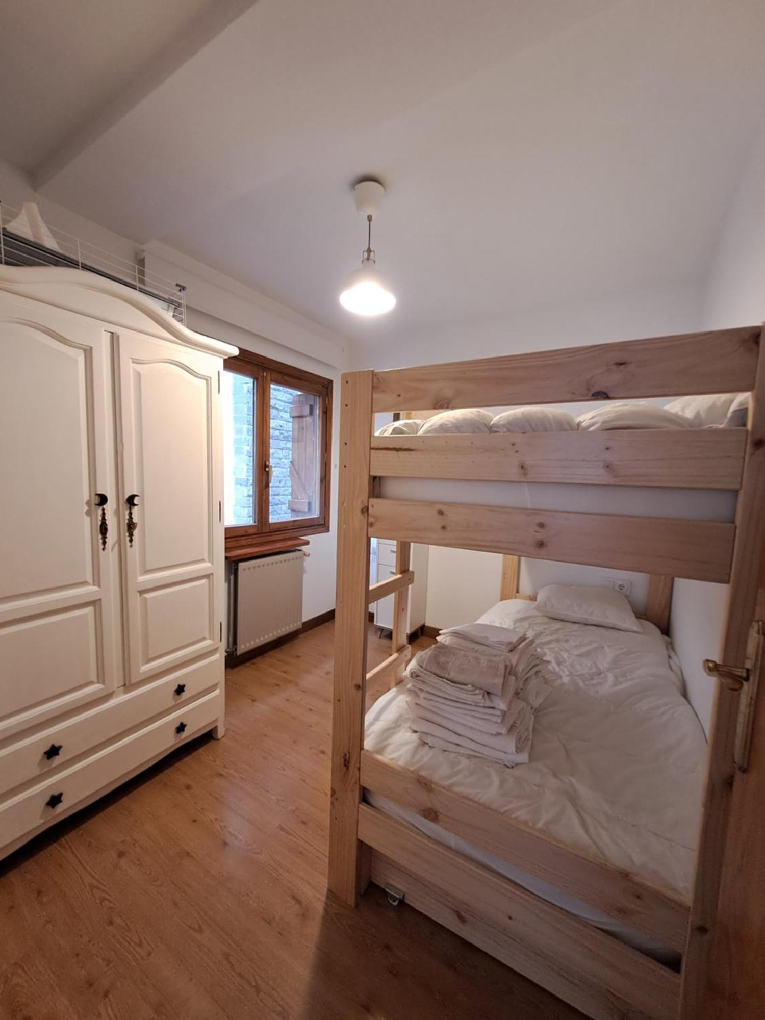 Bonito/céntrico apartamento con garaje en Sallent Sallent de Gállego Esterno foto